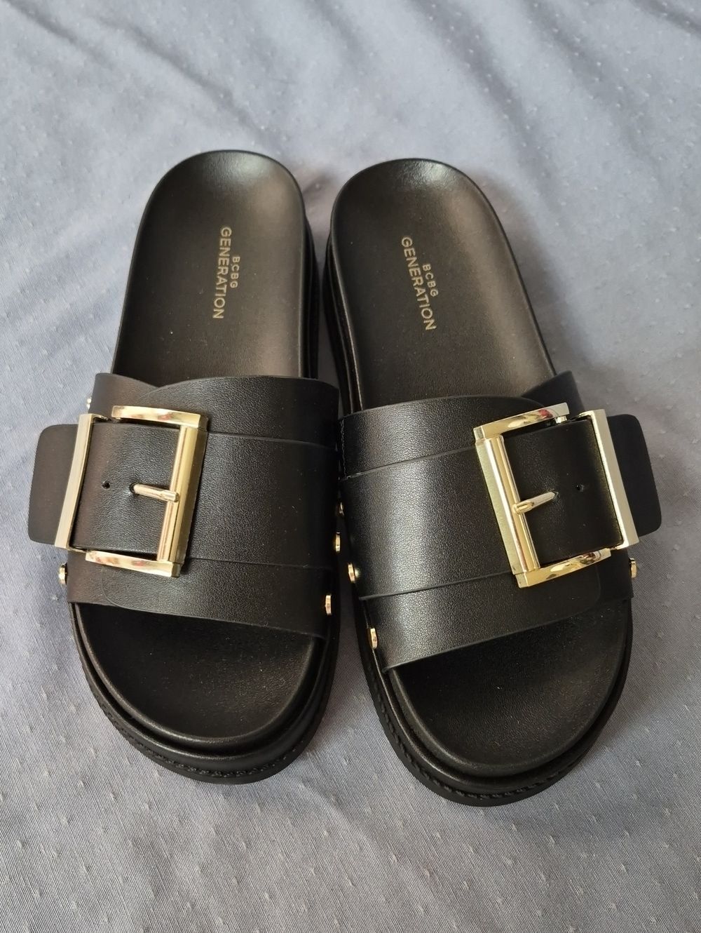 BCBG Generation Black Platform Slide Sandals Chunky Gold Buckles Womens 8